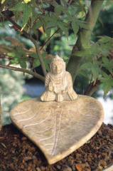 Specksteinhalter - Buddha auf Blatt